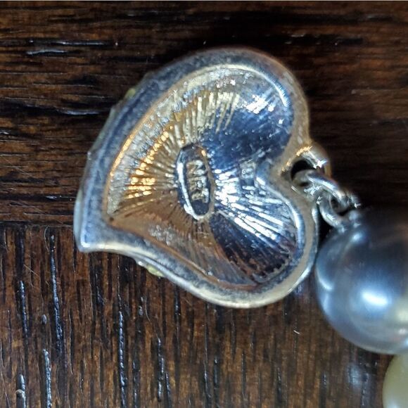 Avon Faux Pearl Heart Necklace - Picture 3 of 4